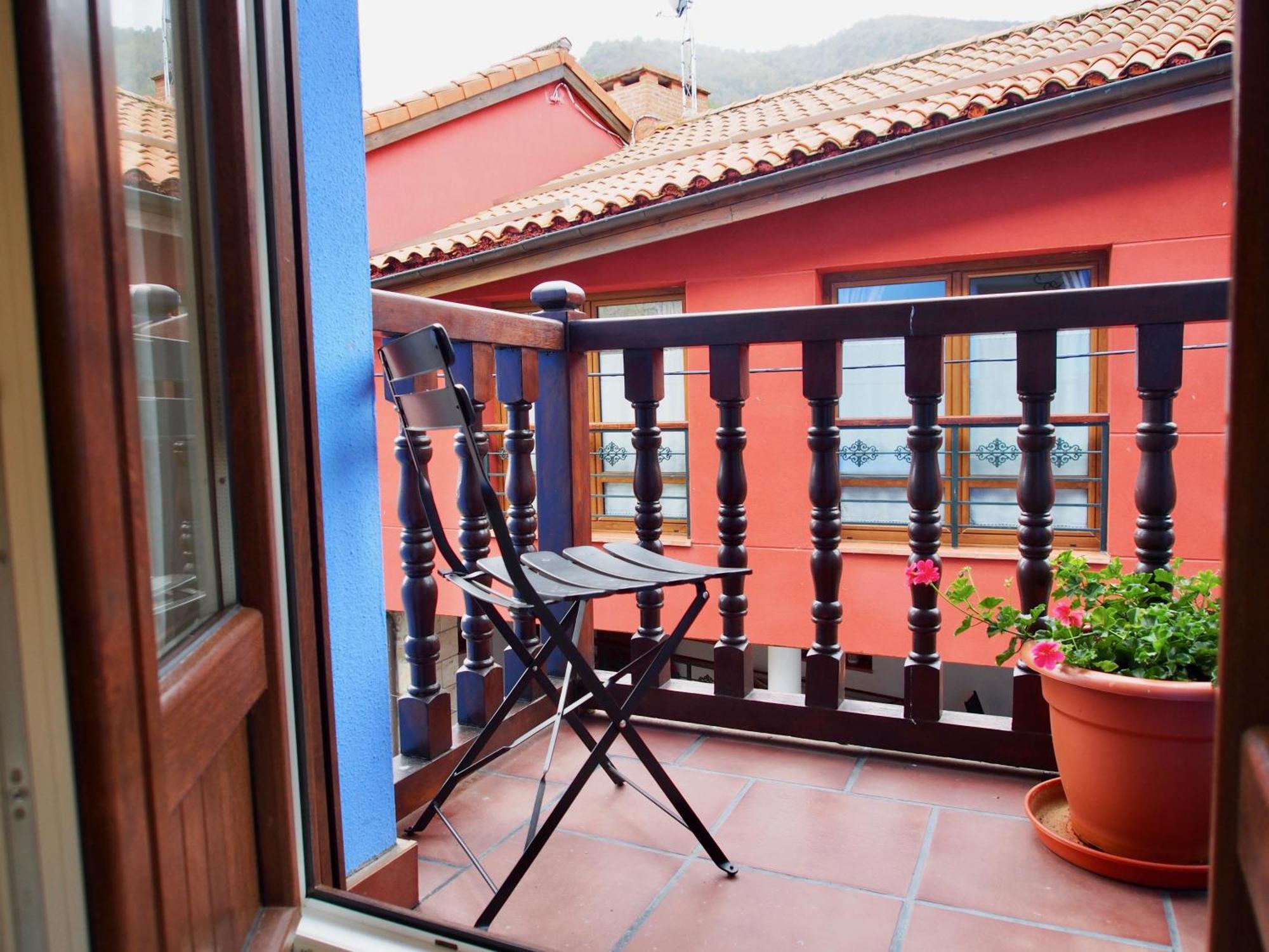 Hostal Remona Espinama Exterior photo